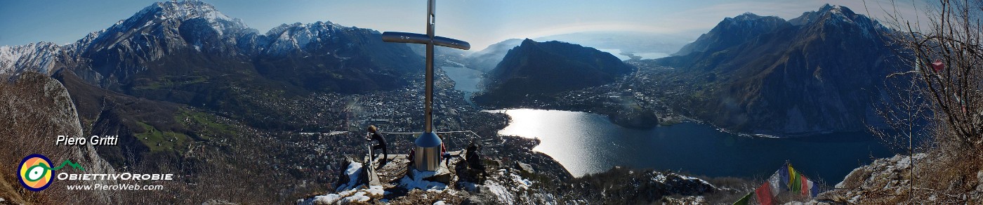 52 Panoramica dal Crocione su Lecco, i suoi laghi, i suoi monti.jpg